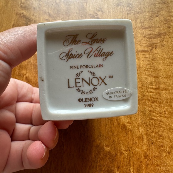 Lenox Spice Village 1989 Ginger - Picture 3 of 7